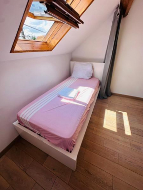 Lit Style Dortoir dans un Maison